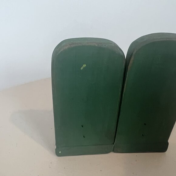 Wooden Canoe Bookends Green Yellow Rustic Man Cave Boys Room Fishing Lightweight - Picture 10 of 16